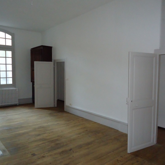  Annonces VERNIOLLE : Immeuble | FOIX (09000) | 220 m2 | 325 000 &euro; 