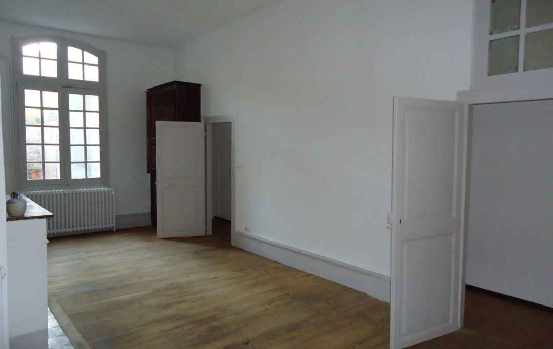 Annonces VERNIOLLE : Immeuble | FOIX (09000) | 220 m2 | 325 000 &euro; 