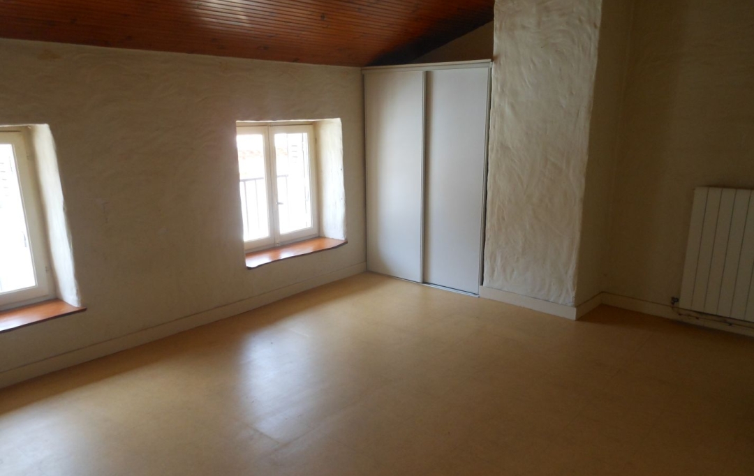 Annonces VERNIOLLE : Immeuble | FOIX (09000) | 220 m2 | 325 000 &euro; 